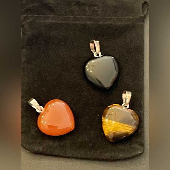 3 heart semi precious stones carnelian , Tigers eye Onyx each has a bail pendant - Picture 1 of 7